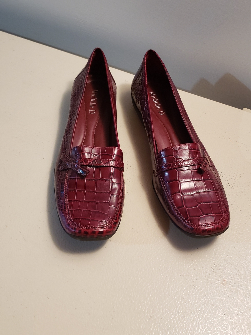 Michelle D Croc-Embossed Loafers in Burgundy